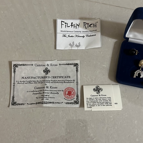 Camrose&Kross Jaqueline Kennedy Replica Earrings NWT - Picture 4 of 7